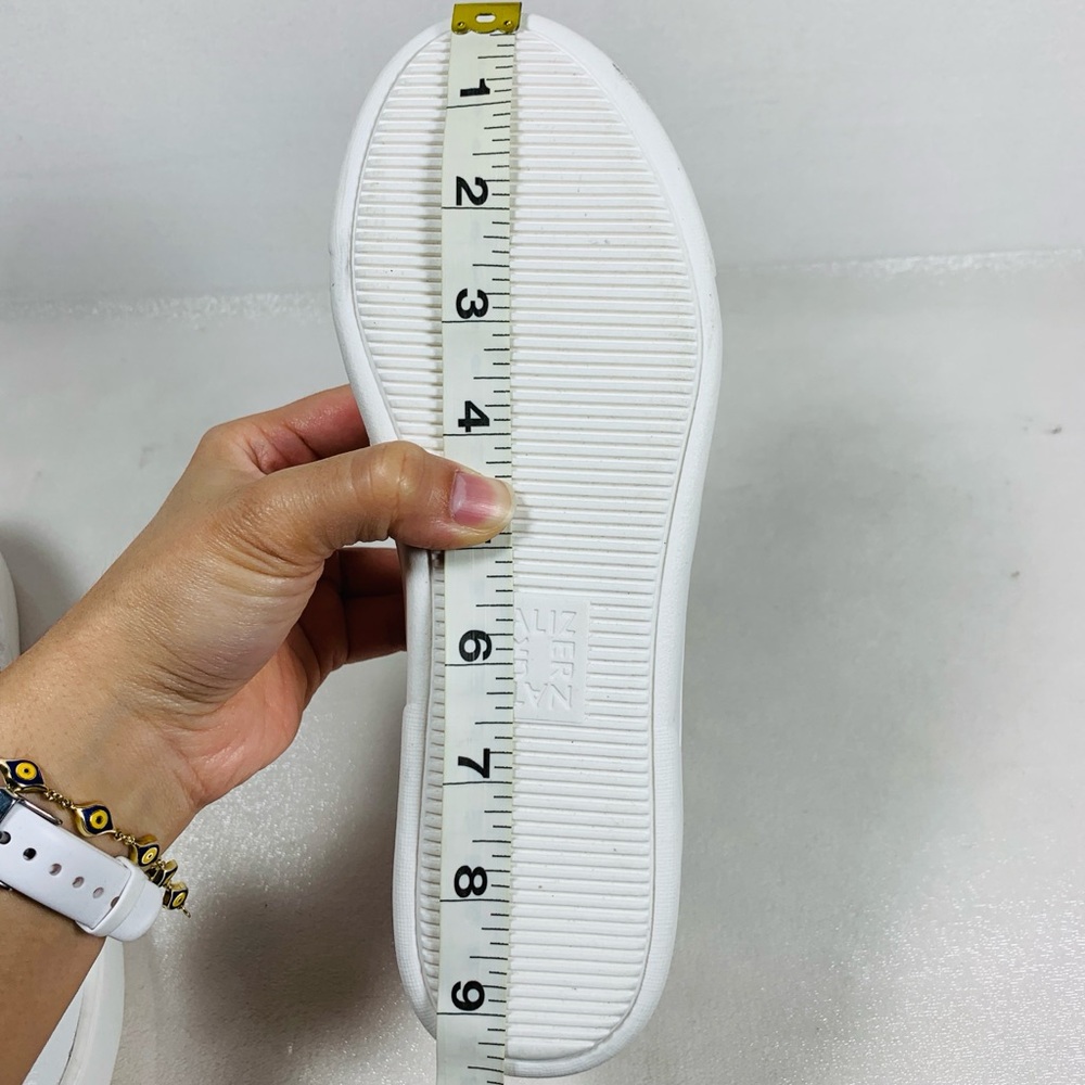 NIB Naturalizer Women’s Marianne Slip On Leather Sneaker in White Size 5.5M - Picture 5 of 13